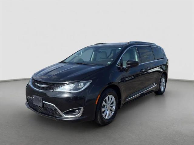 2018 Chrysler Pacifica Touring L for sale in Smithville, MO