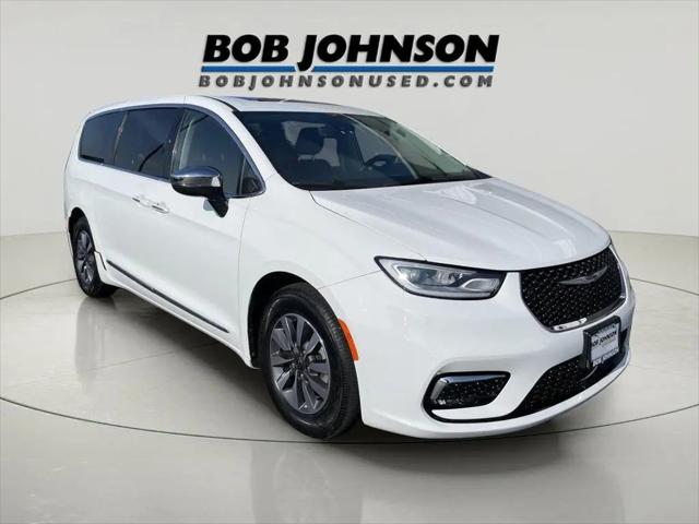 2023 Chrysler Pacifica Hybrid Limited for sale in ROCHESTER, NY