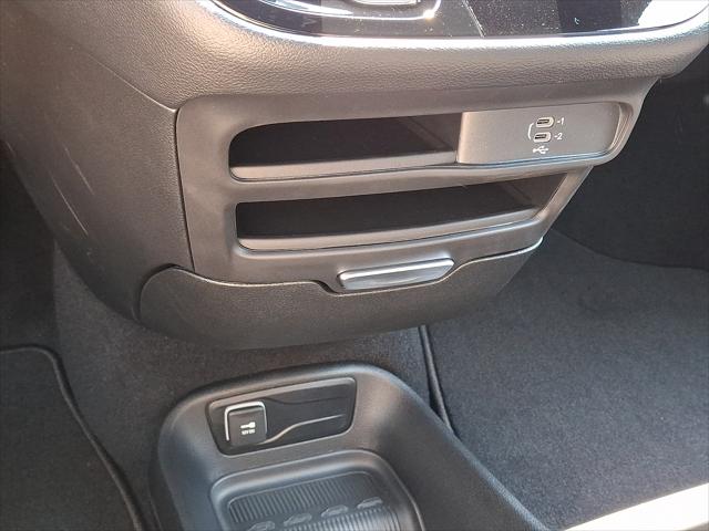 2027 Chrysler Pacifica LX