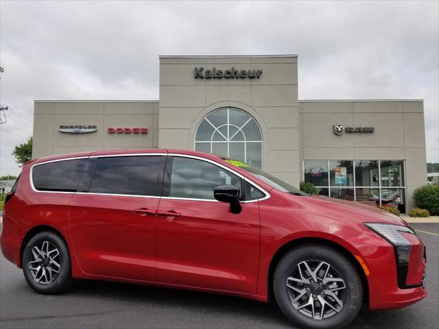 2027 Chrysler Pacifica Limited for sale in Cross Plains, WI