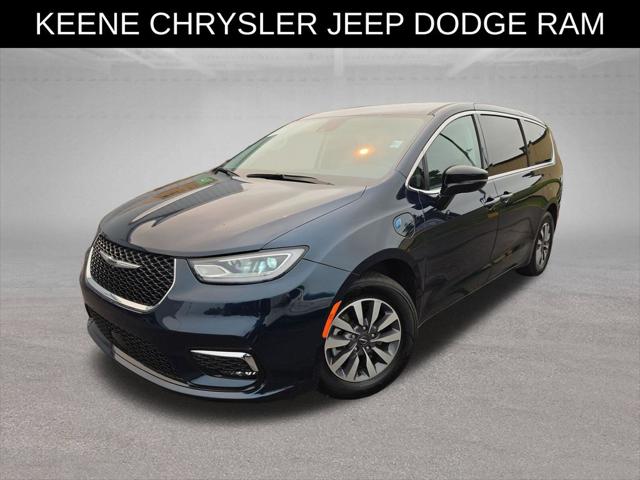 2024 Chrysler Pacifica Hybrid Select for sale in Keene, NH