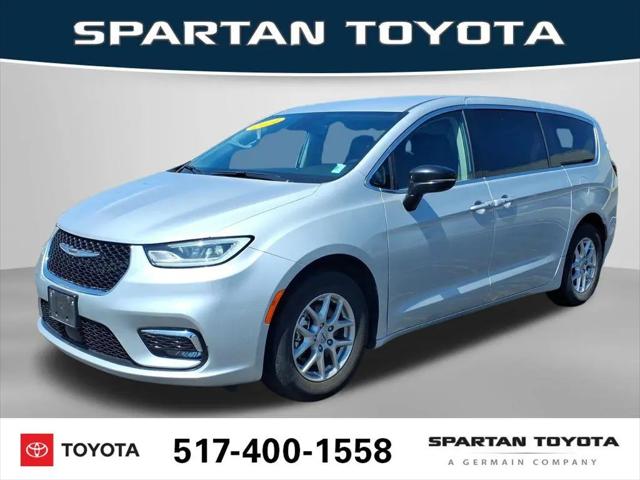 2024 Chrysler Pacifica Touring L for sale in Lansing, MI