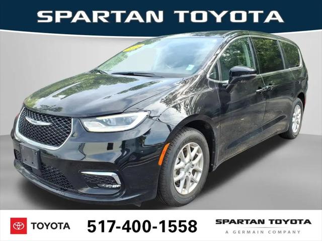 2024 Chrysler Pacifica Touring L for sale in Lansing, MI