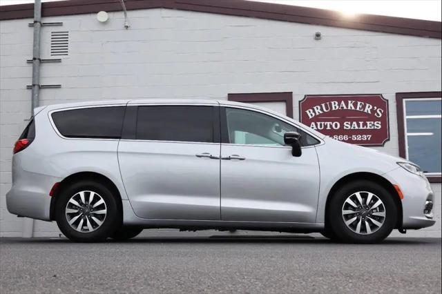 2024 Chrysler Pacifica Hybrid Select for sale in Myerstown, PA
