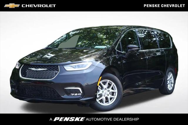2025 Chrysler Pacifica Select for sale in Indianapolis, IN