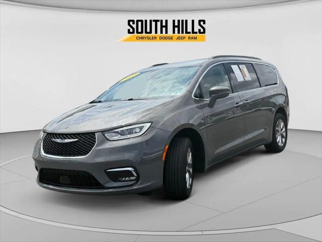 2022 Chrysler Pacifica Touring L AWD for sale in McMurray, PA