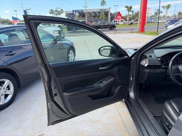 2021 Nissan Altima SR FWD