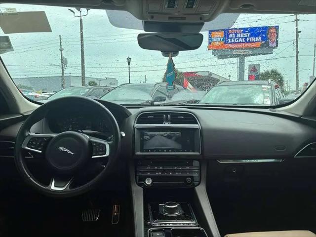 2019 Jaguar F-PACE 30t Prestige