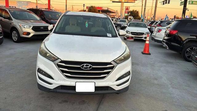 2017 Hyundai Tucson SE for sale in Miami, FL