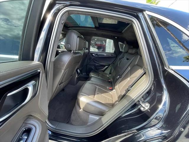 2015 Porsche Macan Turbo