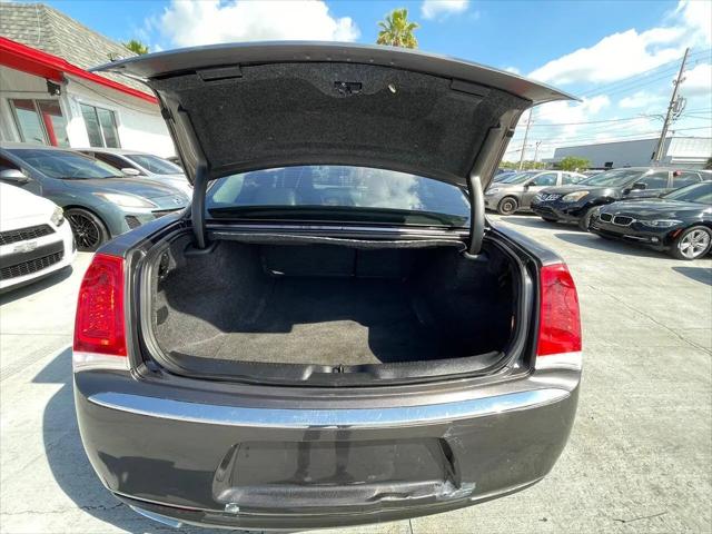 2016 Chrysler 300 Limited