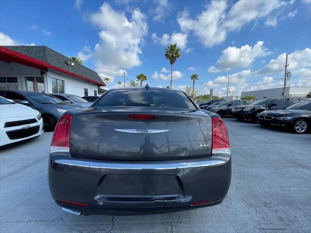 2016 Chrysler 300 Limited