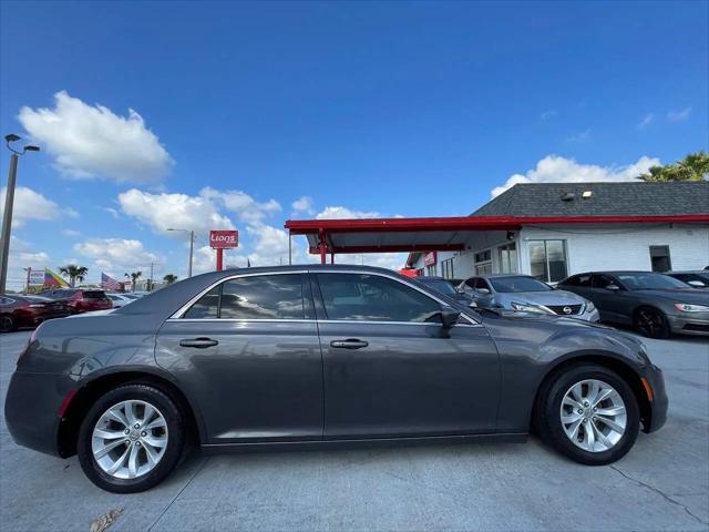 2016 Chrysler 300 Limited