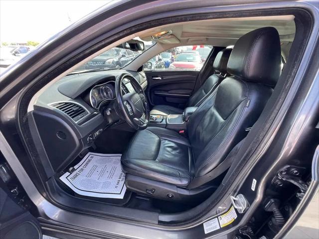 2016 Chrysler 300 Limited