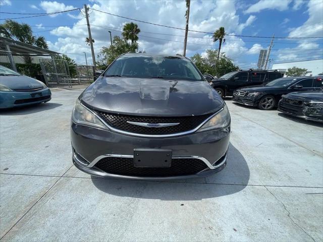 2018 Chrysler Pacifica Touring L for sale in Miami, FL