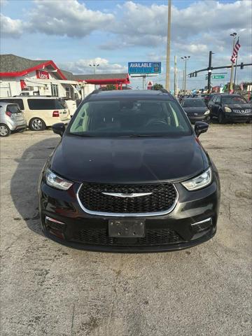 2022 Chrysler Pacifica Touring L for sale in Miami, FL