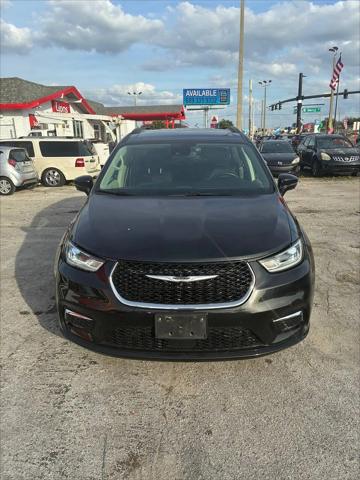 2022 Chrysler Pacifica Touring L for sale in Miami, FL
