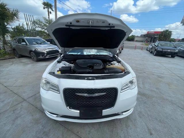 2015 Chrysler 300 Limited