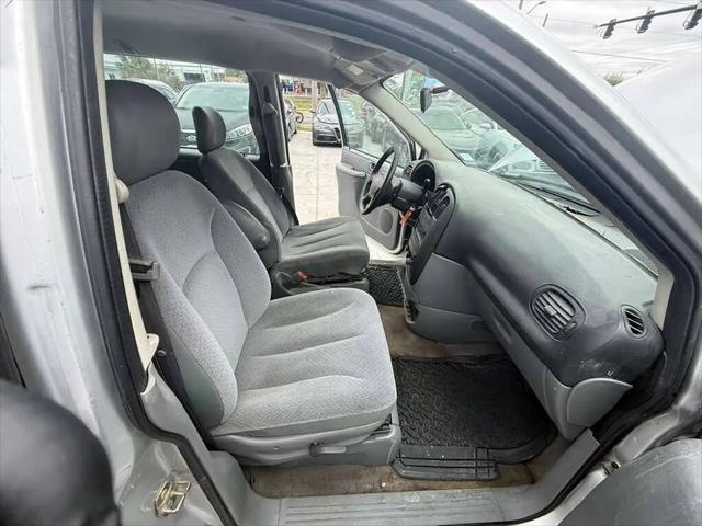 2005 Dodge Caravan SE