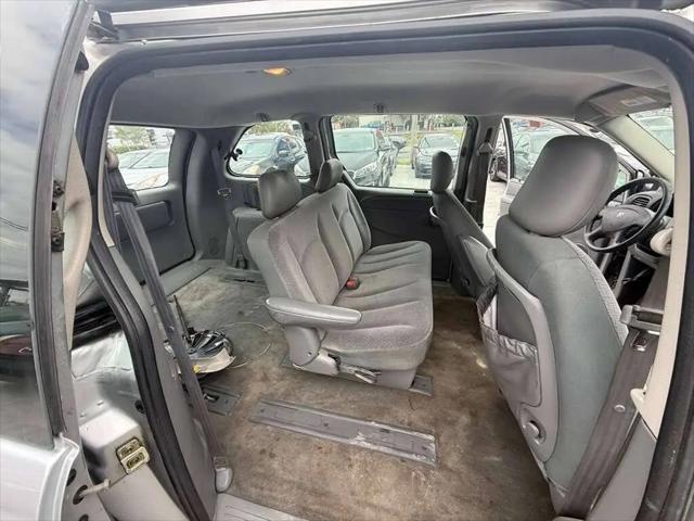 2005 Dodge Caravan SE