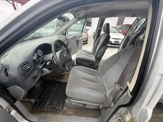 2005 Dodge Caravan SE