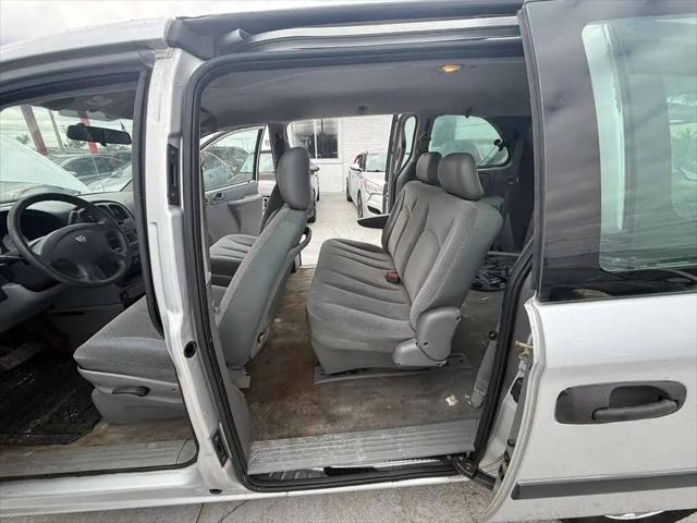 2005 Dodge Caravan SE
