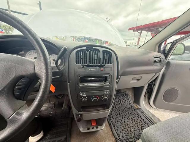 2005 Dodge Caravan SE