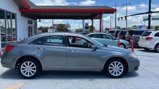 2012 Chrysler 200 Touring