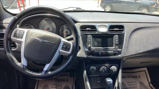 2012 Chrysler 200 Touring
