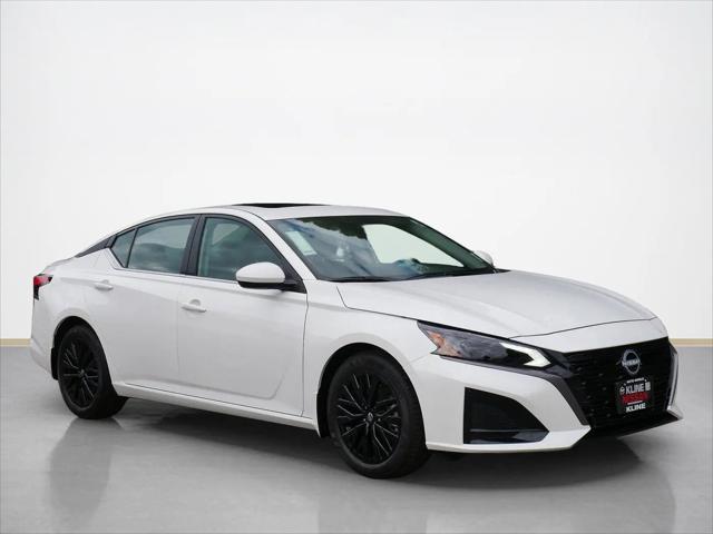 2026 Nissan Altima SV FWD for sale in Maplewood, MN
