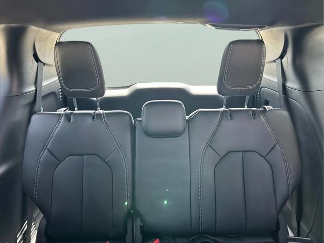 2027 Chrysler Pacifica LX