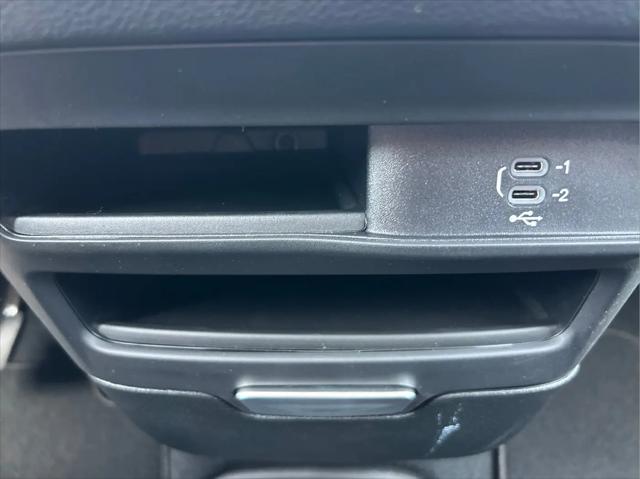 2027 Chrysler Pacifica LX
