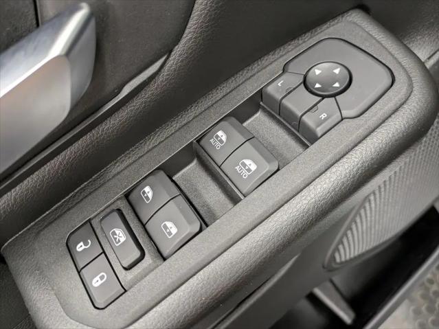 2026 Ram 1500 Express Crew Cab 4x4 57 Box