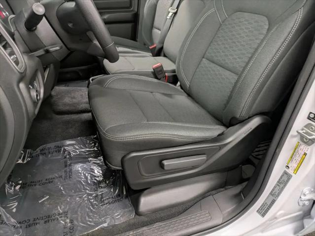 2026 Ram 1500 Express Crew Cab 4x4 57 Box