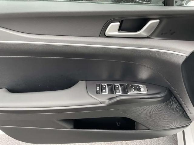 2026 Kia K5 LXS FWD