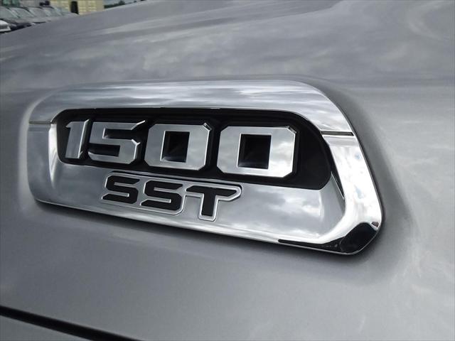 2025 Ram 1500 Big Horn Crew Cab 4x4 64 Box
