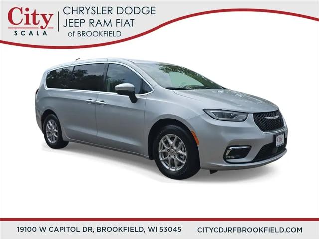 2023 Chrysler Pacifica Touring L for sale in Brookfield, WI