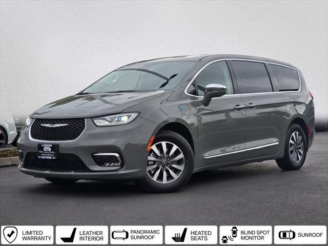 2022 Chrysler Pacifica Hybrid Limited for sale in Puyallup, WA