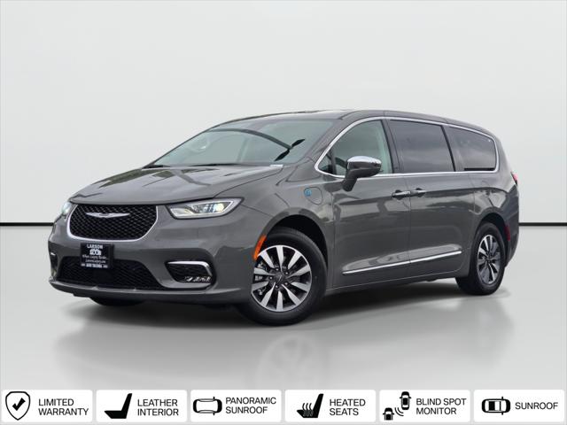 2022 Chrysler Pacifica Hybrid Limited for sale in Puyallup, WA