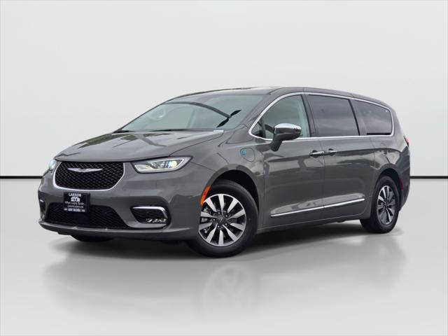 2022 Chrysler Pacifica Hybrid Limited for sale in Puyallup, WA