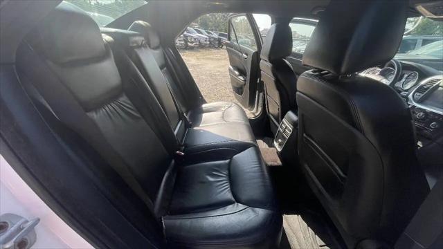 2011 Chrysler 300 Limited