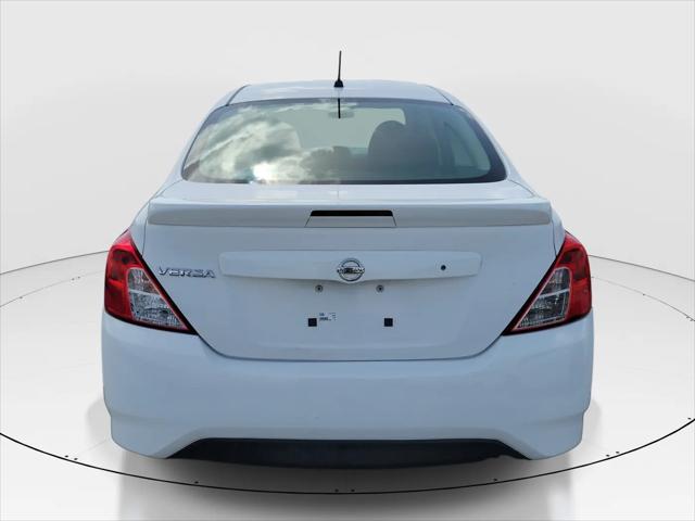 2017 Nissan Versa 1.6 S+