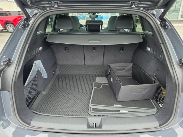2027 Audi Q6 e-tron Premium quattro