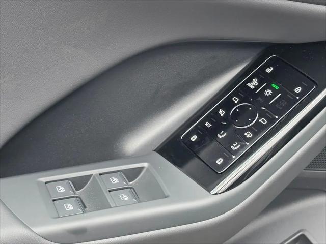 2027 Audi Q6 e-tron Premium quattro