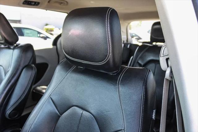 2022 Chrysler Pacifica Touring L