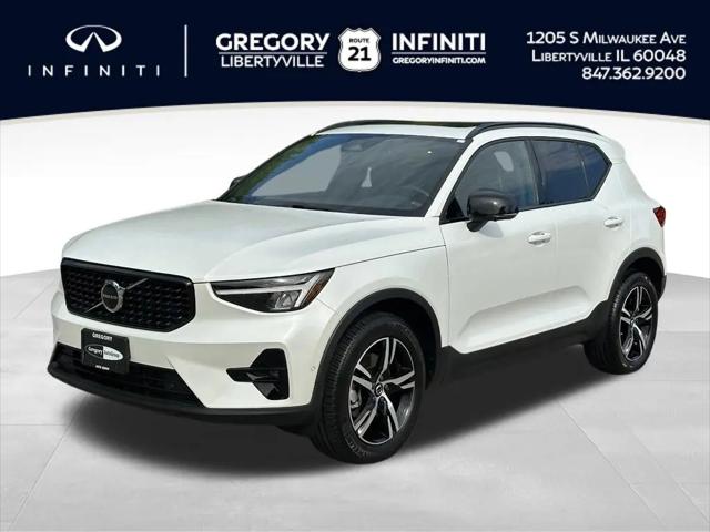 2023 Volvo XC40 B5 Plus Dark Theme for sale in Libertyville, IL