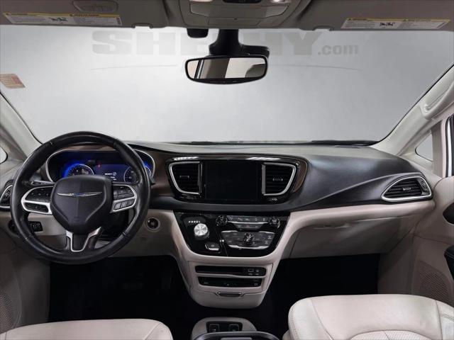 2017 Chrysler Pacifica Touring-L Plus