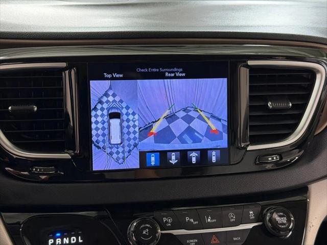 2017 Chrysler Pacifica Touring-L Plus