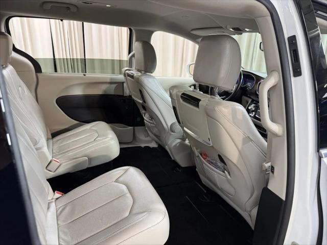 2017 Chrysler Pacifica Touring-L Plus