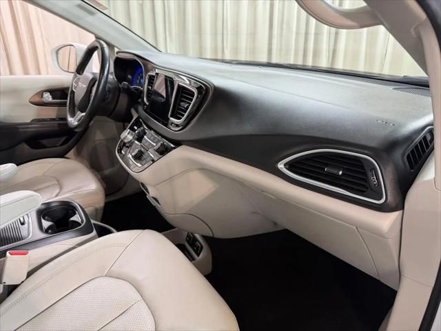 2017 Chrysler Pacifica Touring-L Plus